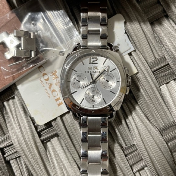 Authentic Coach Watch 💛 - Picture 2 of 5